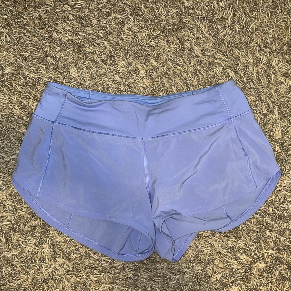 Periwinkle 2.5 lulu lemon speed up shorts. Size 4.